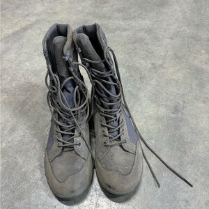 Comfortable combat boots
